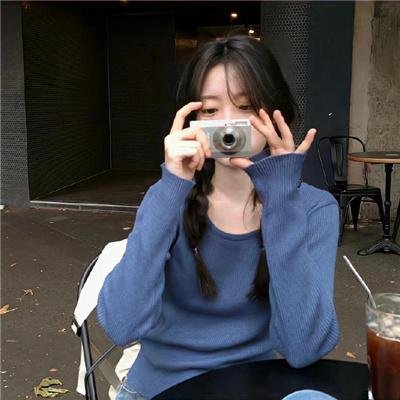 与君白首此人间